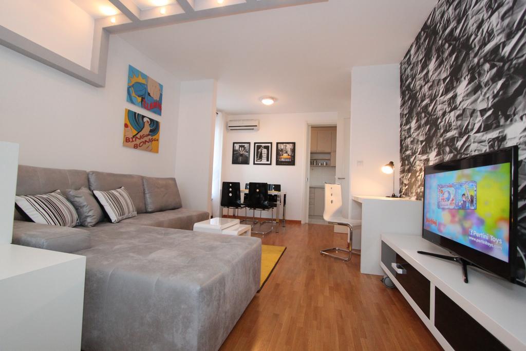 New Belgrade Apartment Neven, Parking 5 Evra Dan Extérieur photo